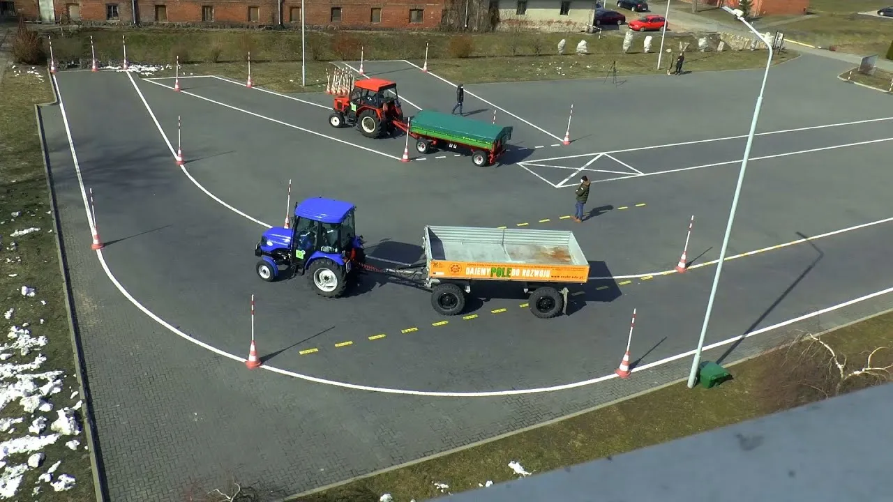 egzamin na prawo jazdy ciągnikiem, plac manewrowy WORD