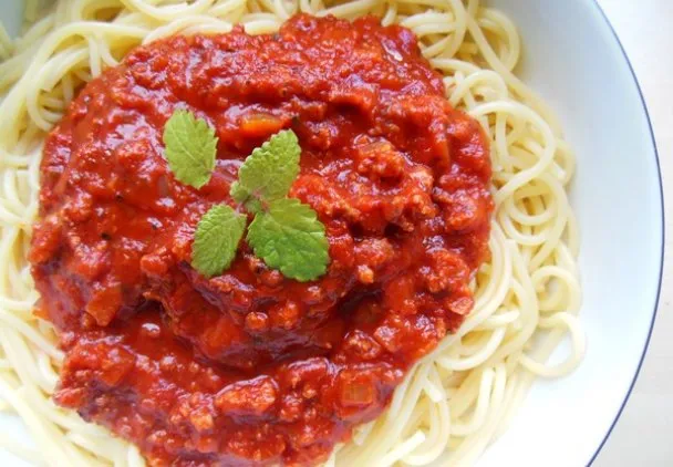 składniki na sos spaghetti z mielonym