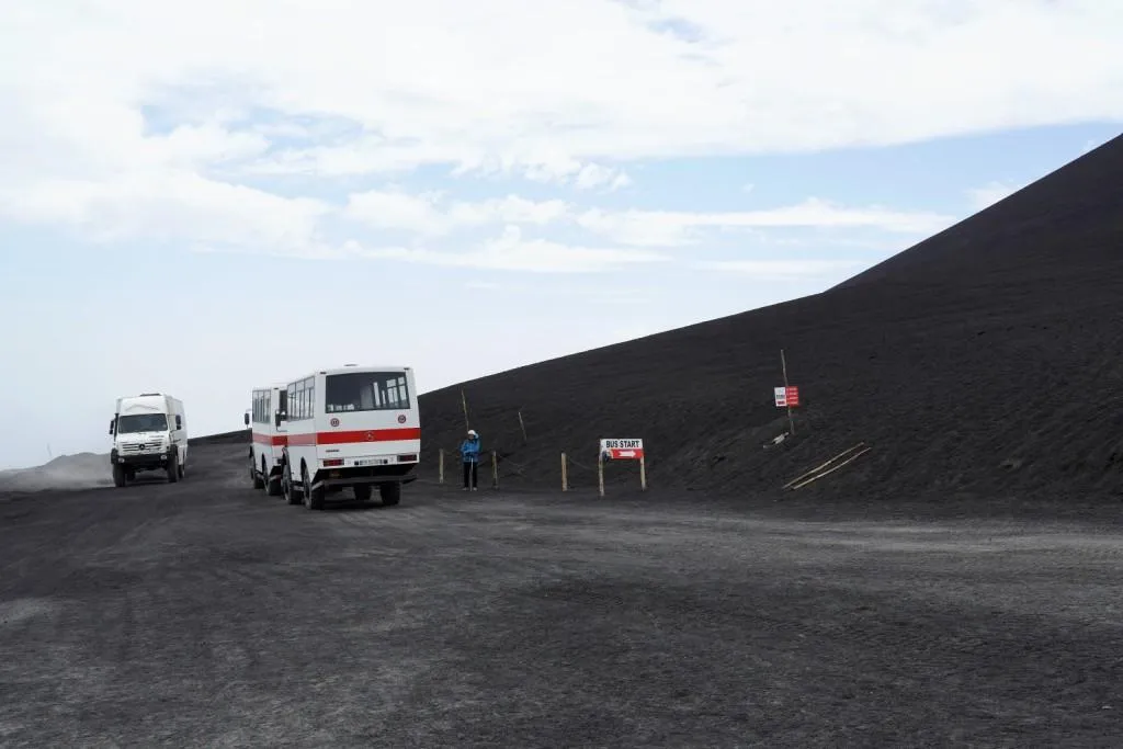 dojazd na Etnę z Katanii autobus samoch&oacute;d wycieczka