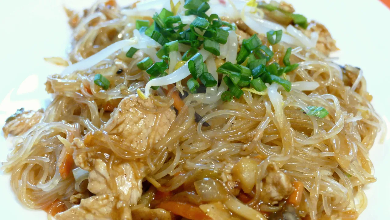 Makaron sojowy suchy i ugotowany