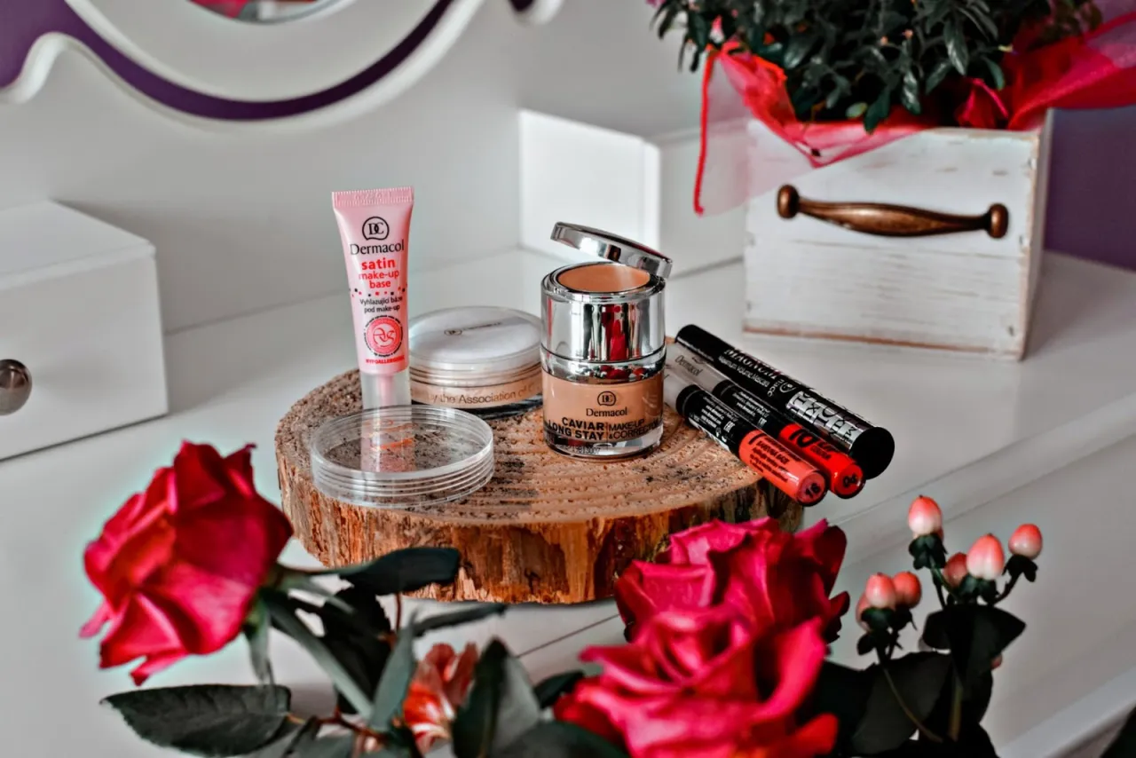 produkty do makijażu long lasting