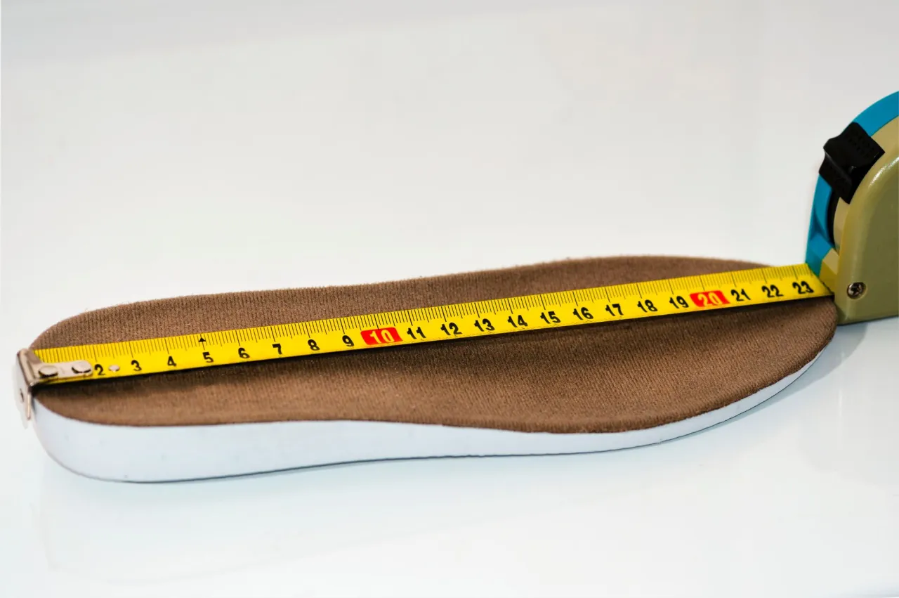 Zdjęcie 26.5 cm jaki to rozmiar buta - uniknij błędnego wyboru obuwia