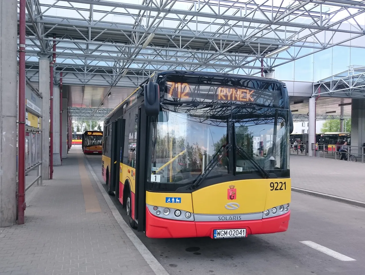 Autobus 712 Warszawa pętla Cm. Wolski