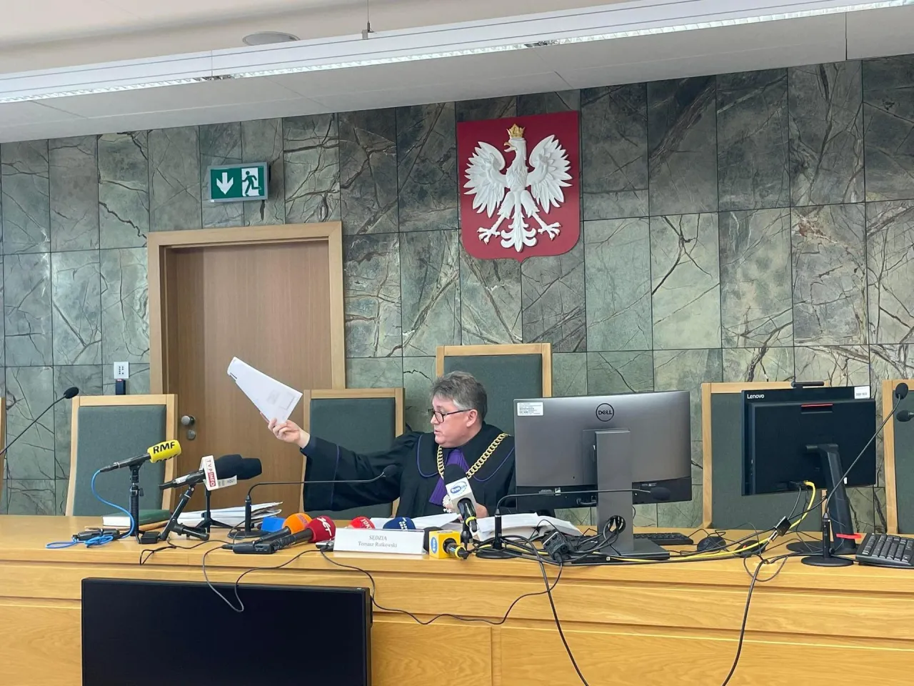 Zdjęcie Niestawienie się świadka na rozprawie - konsekwencje i procedury