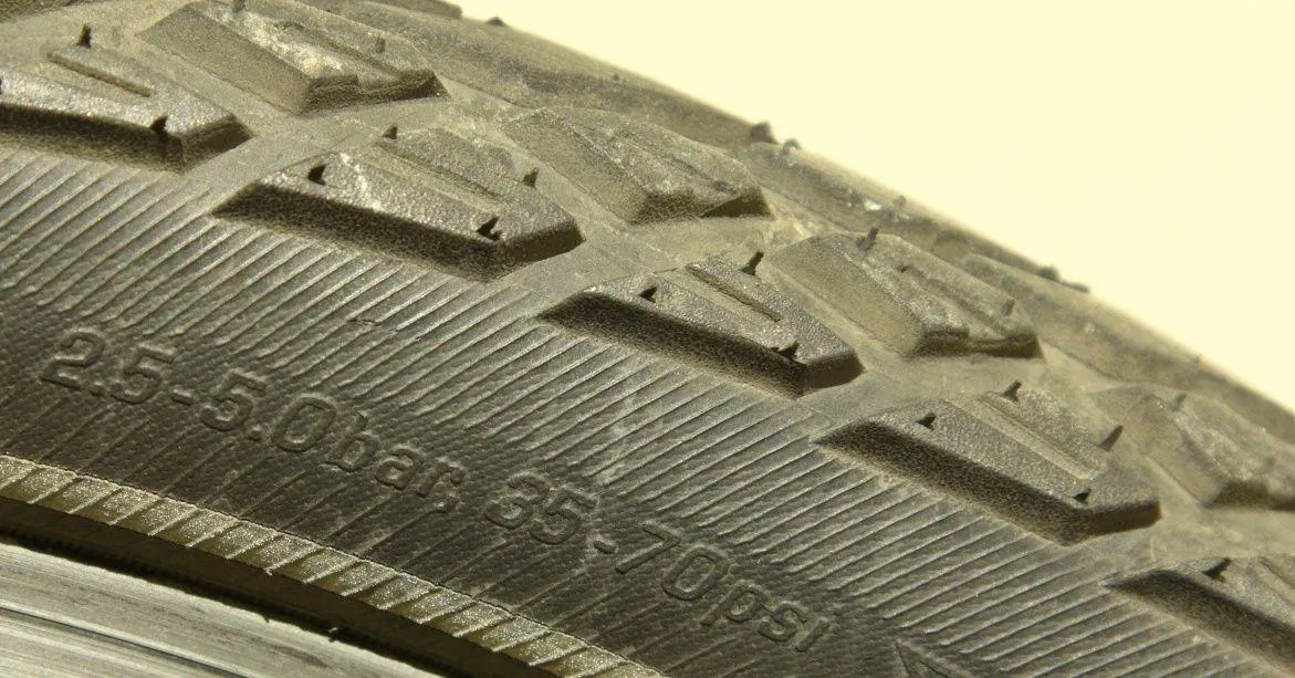 Oznaczenia ciśnienia na oponie rowerowej PSI bar