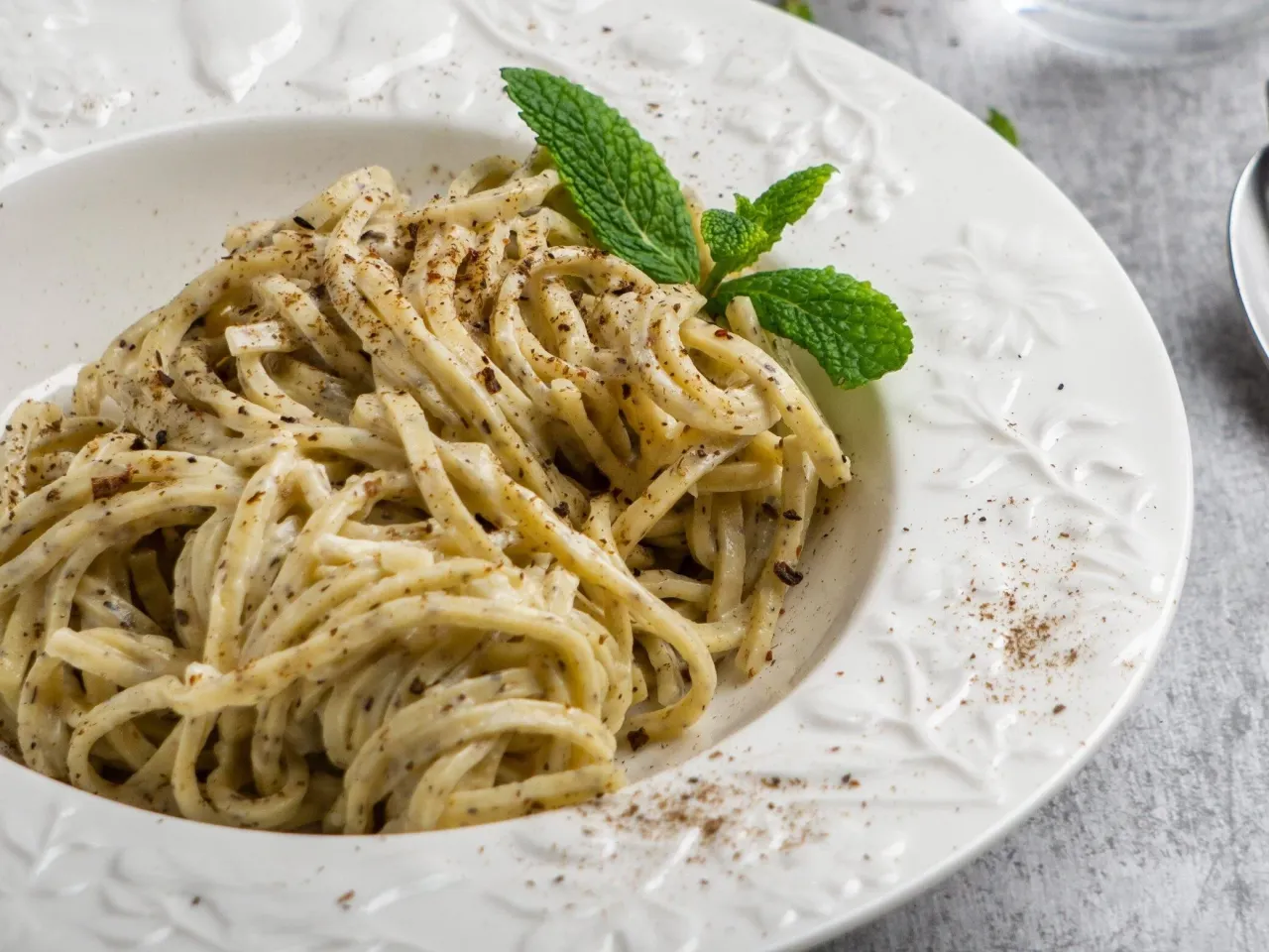 szybkie dania z makaronu aglio olio pesto tuńczyk