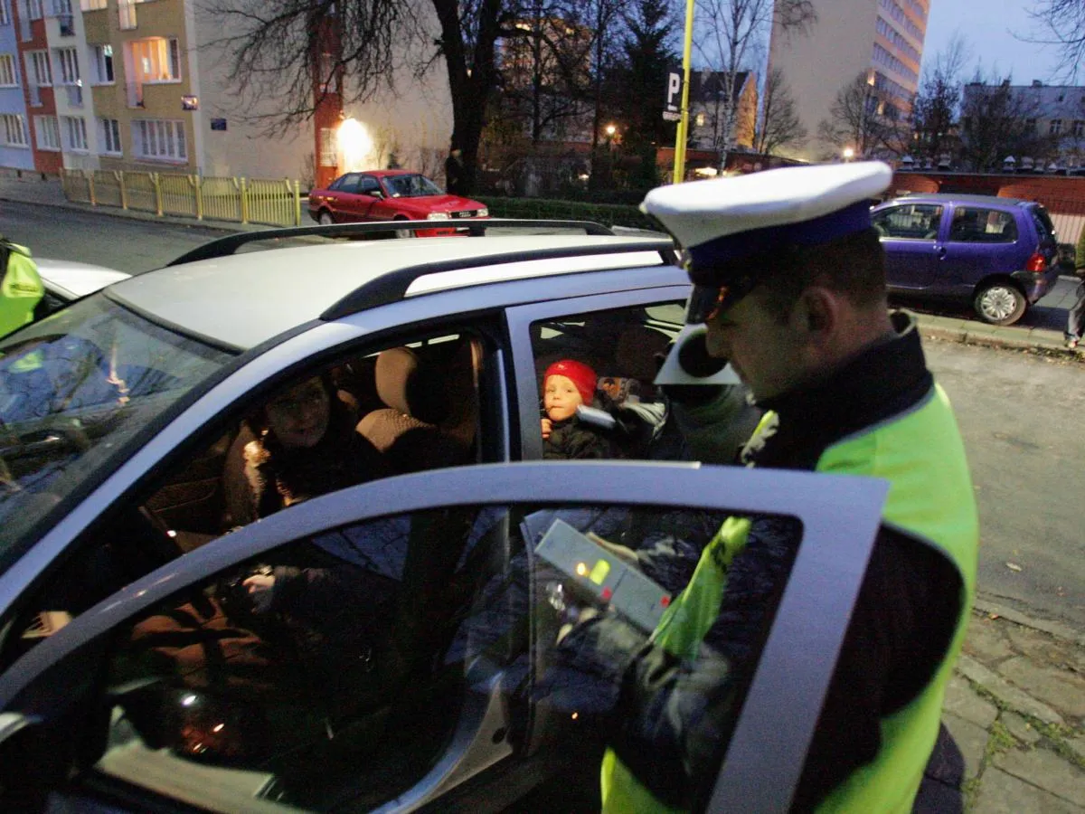 mandat za brak fotelika policyjny radiow&oacute;z