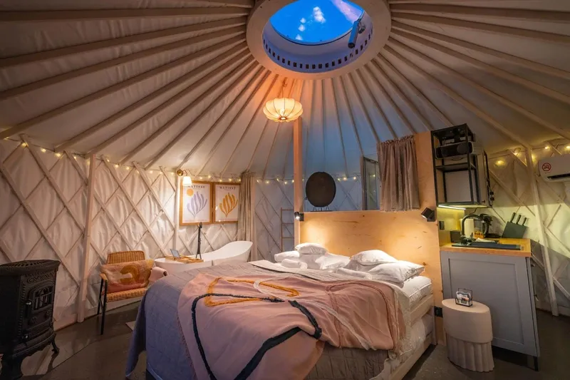 Glamping w Polsce / Jurta nocleg / Nowoczesna stodoła na wynajem