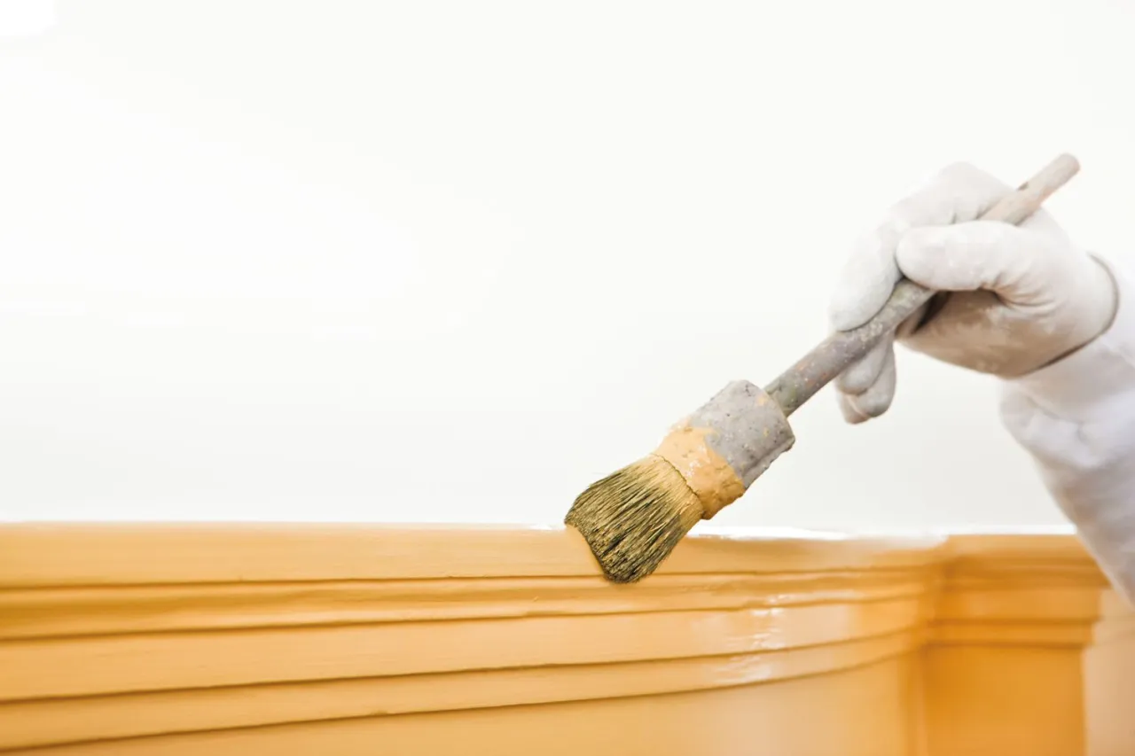 malowanie sztukaterii styropianowej