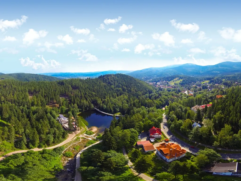 Karpacz widok na góry i miasto