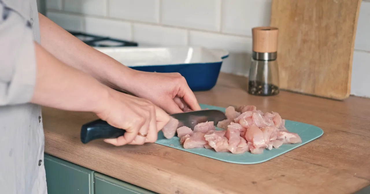 Mit mycia kurczaka w kuchni