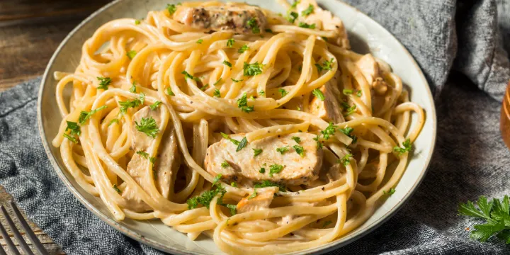 różne rodzaje sosów do spaghetti