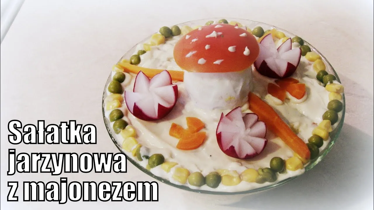 dekoracje sałatki jarzynowej, jadalne ozdoby do sałatki, warzywne kwiaty