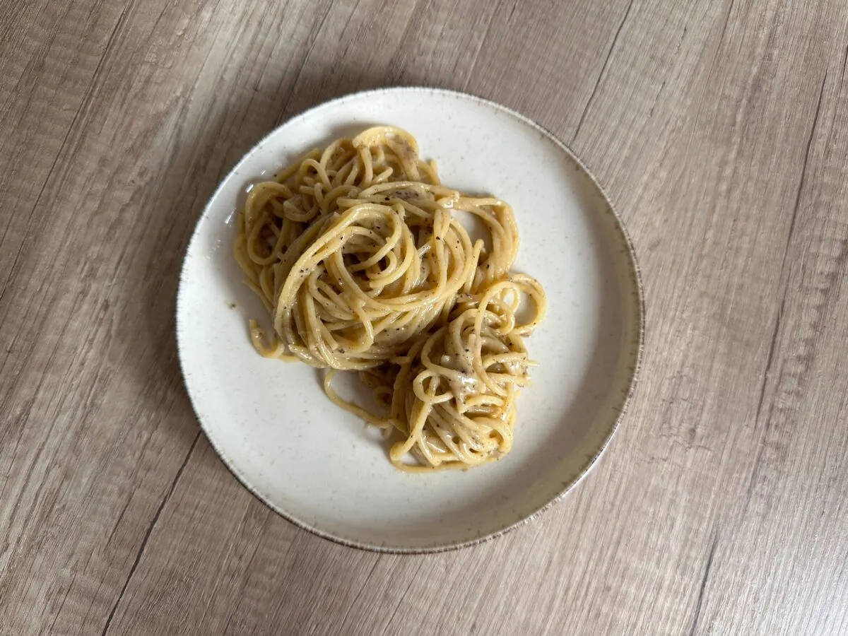 zbrylony sos cacio e pepe