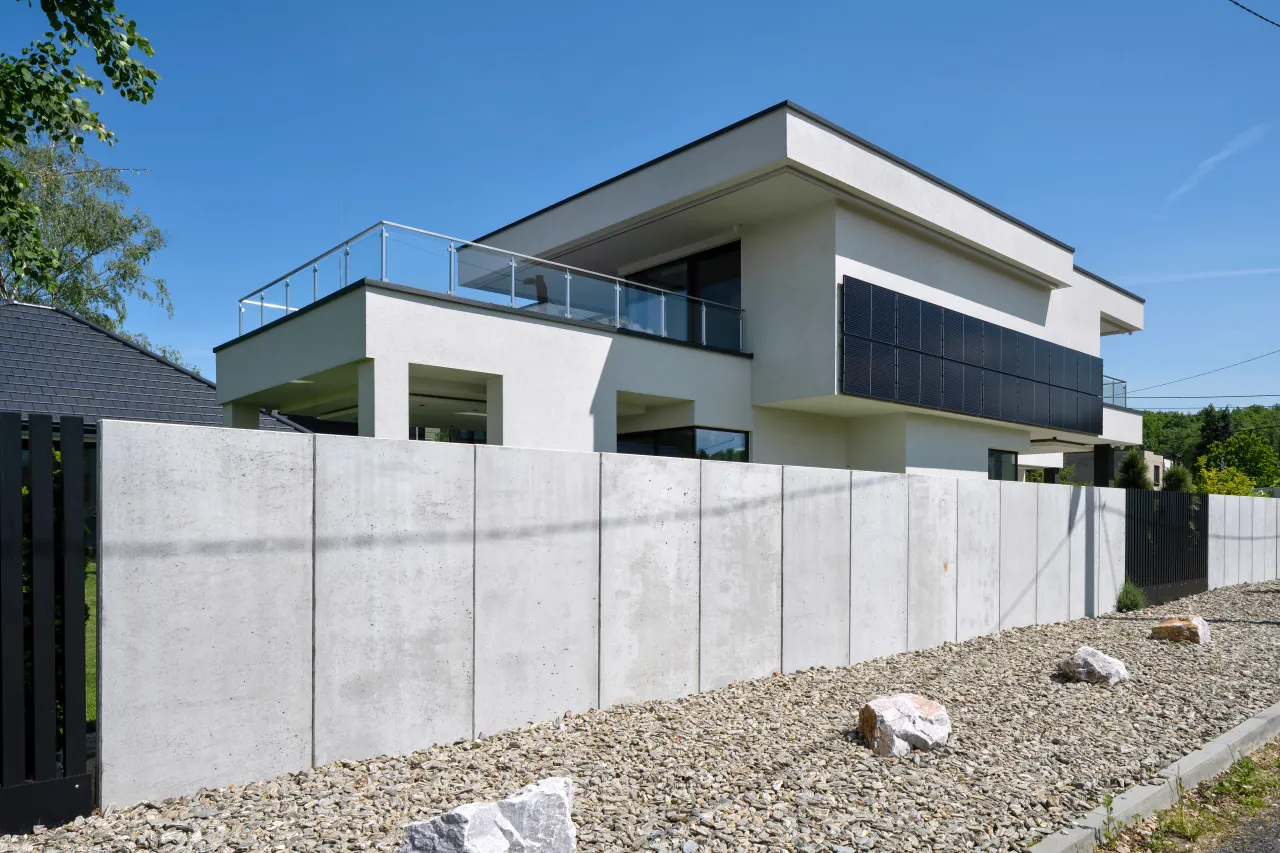 panele osłonowe na ogrodzenie betonowe