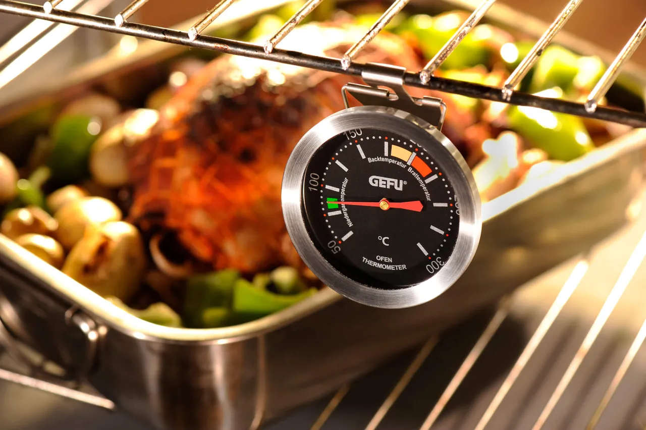 piekarnik z termometrem