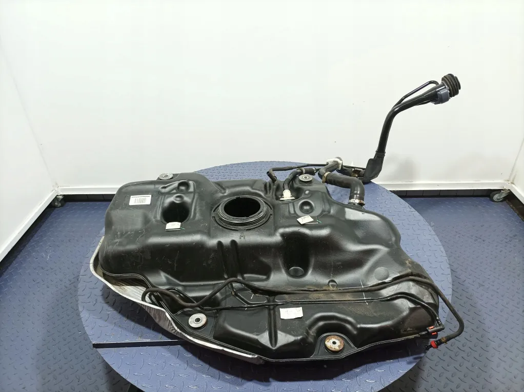 Toyota Auris zbiornik paliwa wlew