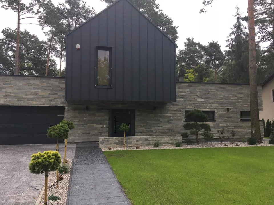 elewacja kamienna na kotwach