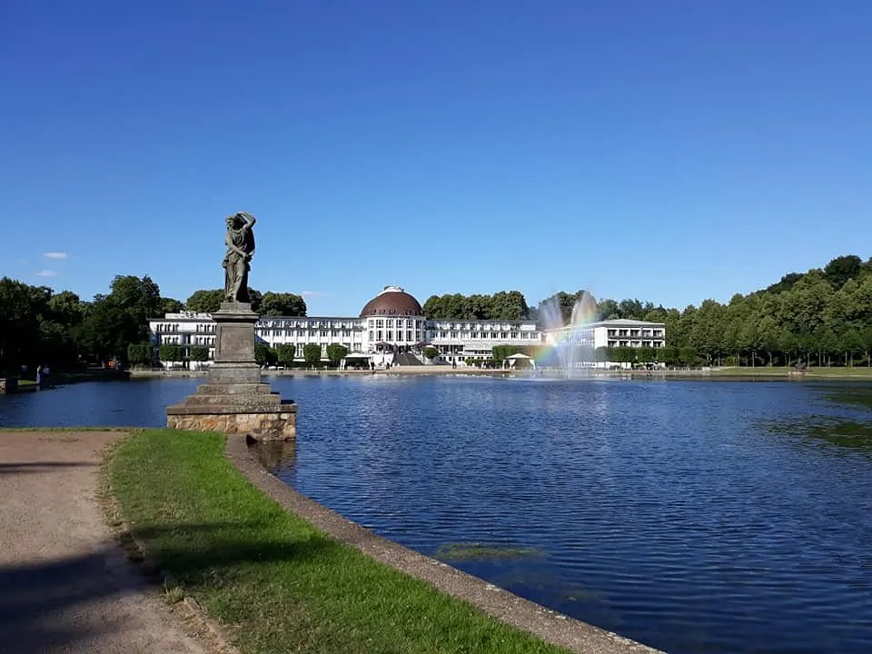 Bremen B&uuml;rgerpark Spaziergang im Sommer