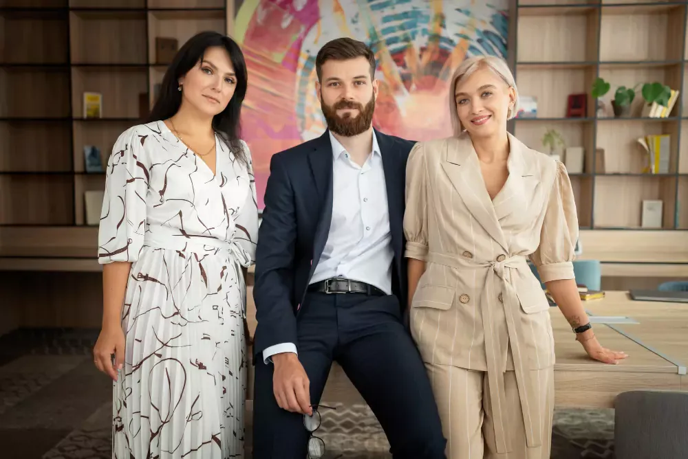 str&oacute;j do CV dla r&oacute;żnych branż, formalny smart casual kreatywny