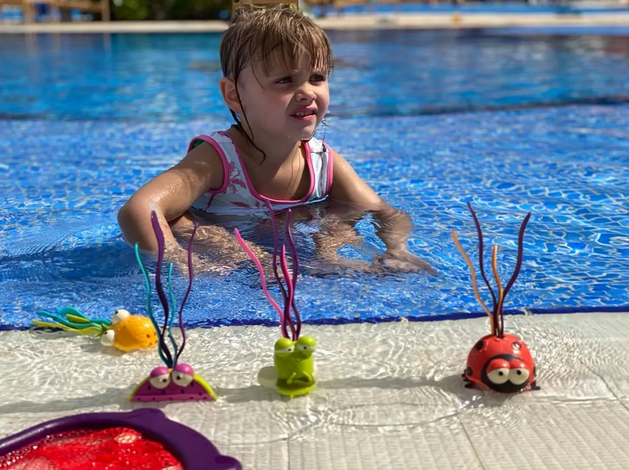 dziecko na plaży Grecja akcesoria