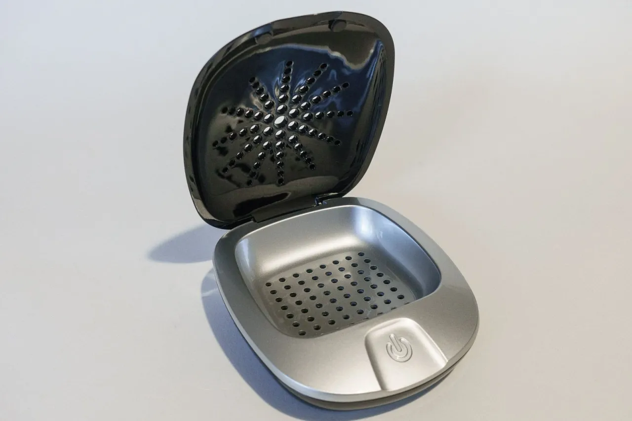 Osuszacz do aparat&oacute;w słuchowych kapsułki elektroniczny