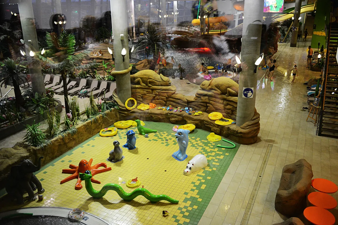 Tarnowskie Termy baseny zjeżdżalnie