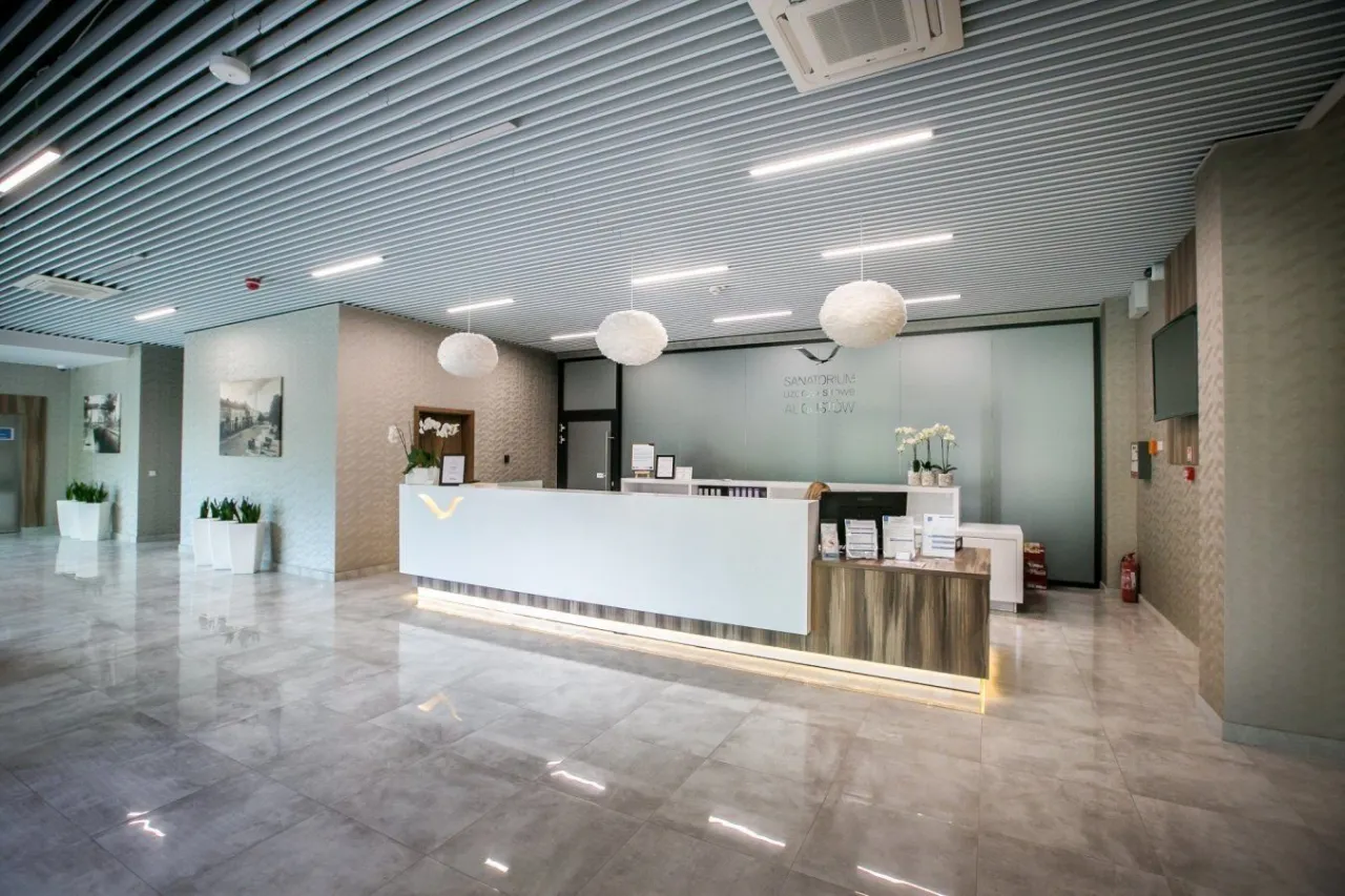 Sanatorium NFZ ogólny widok lub wnętrze