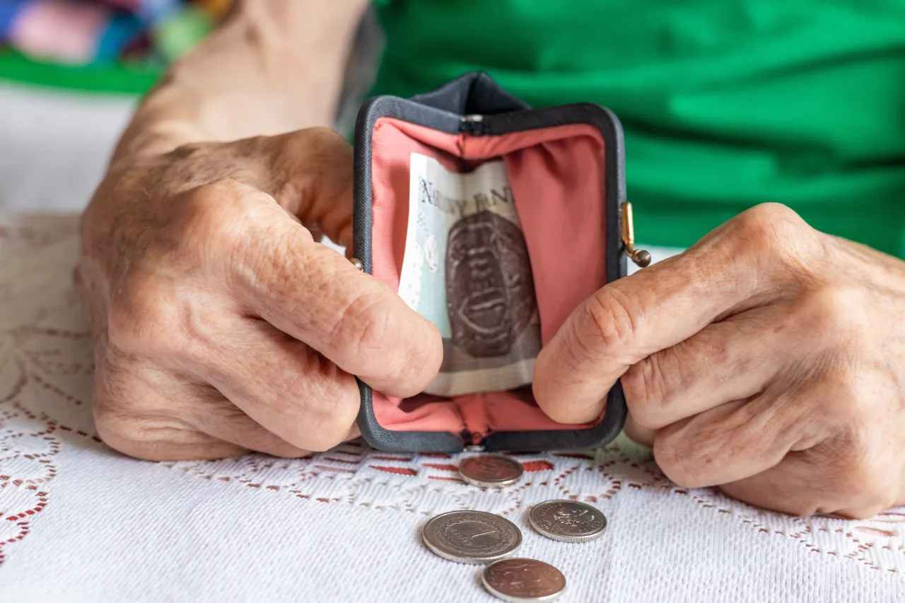 por&oacute;wnanie dodatku węglowego i bonu ciepłowniczego