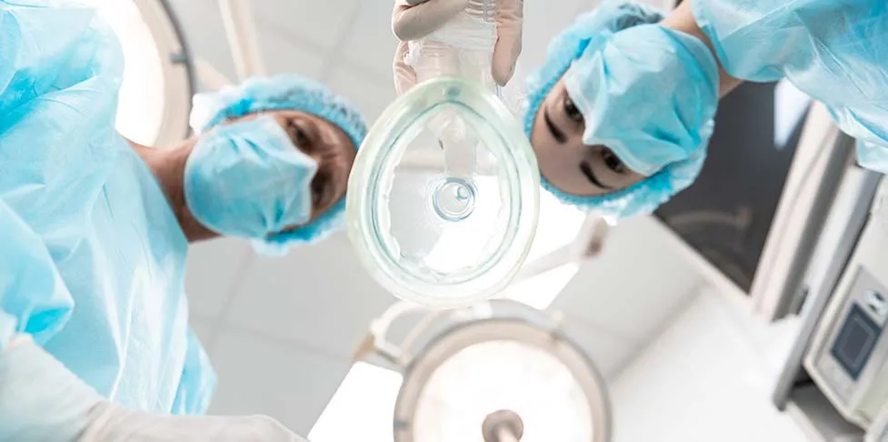 lekarz anestezjolog konsultacja z pacjentem