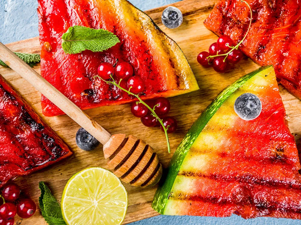 Verschiedene Obstsorten f&uuml;r den Grill, gegrilltes Obst Auswahl