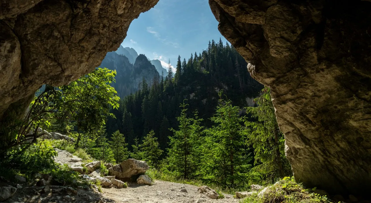 Dolina Kościeliska jaskinie