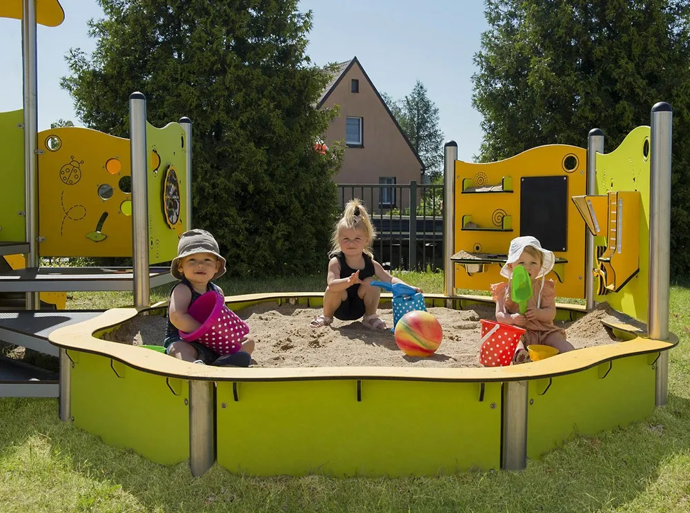 Plac zabaw dla niemowląt bezpieczne urządzenia