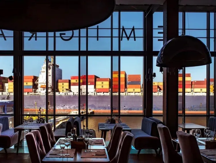 Gdańsk Długi Targ restauracje widok na Motławę