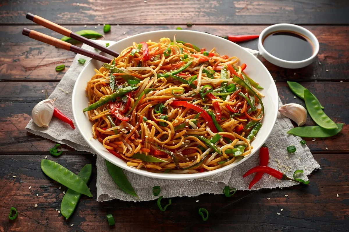 składniki chow mein