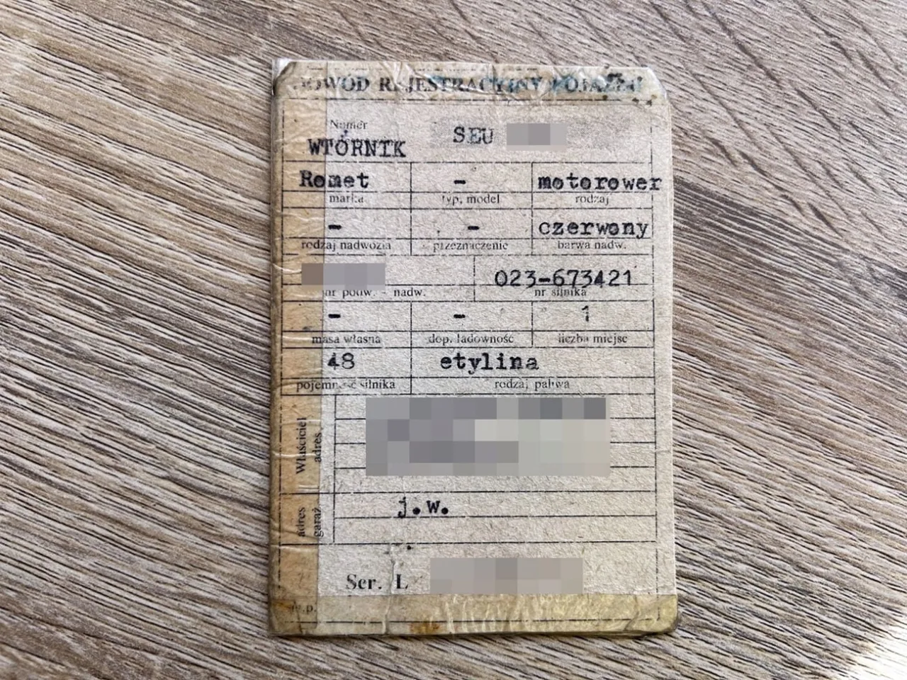 Dow&oacute;d rejestracyjny pole E