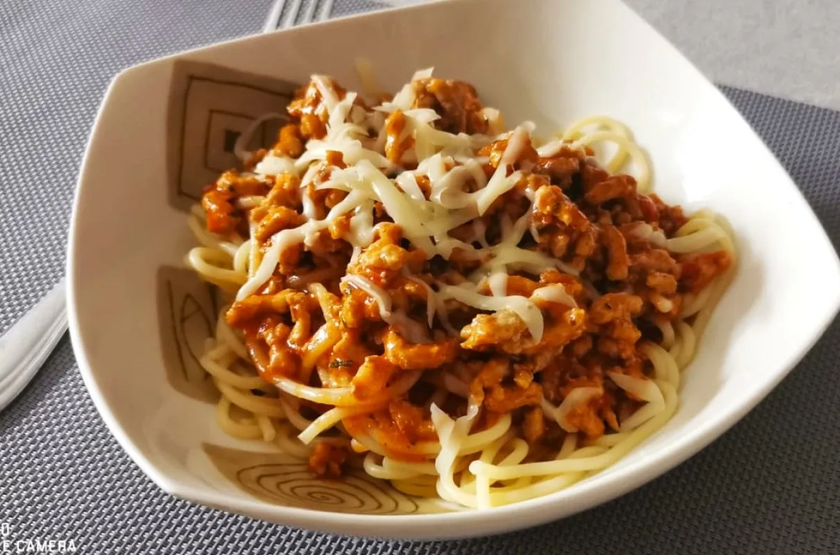 Zdjęcie Jak przygotować idealne spaghetti z mięsem mielonym i sosem bolonskim
