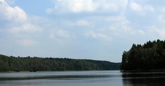Zdjęcie Jezioro Piaseczno w Borach Tucholskich: Odkryj jego piękno i tajemnice