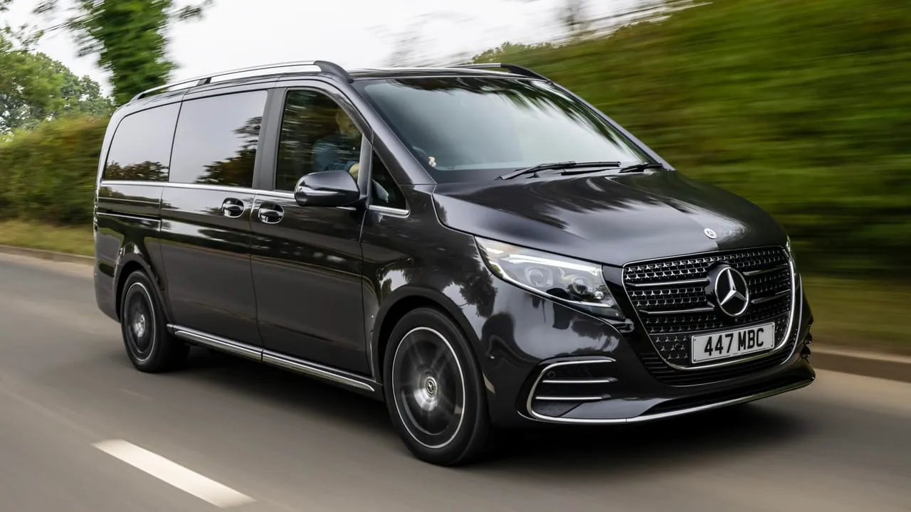 Zdjęcie Mercedes V-Class - luksusowy samochód, który spełnia wszystkie oczekiwania