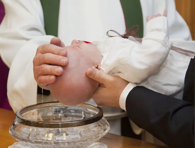 Zdjęcie Jak składać życzenia na chrzest - unikaj banalnych fraz i ciesz się chwilą