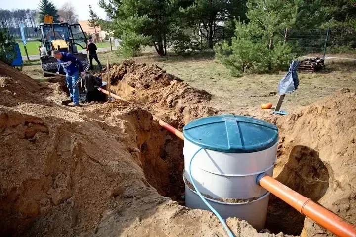 Zdjęcie Czy gmina ma prawo zabronić budowy przydomowej oczyszczalni ścieków?