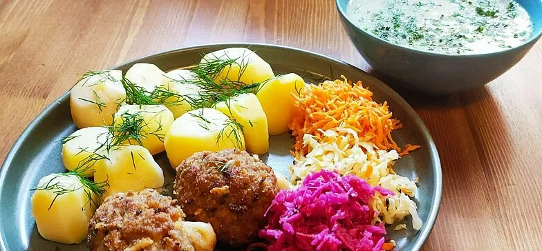 Zdjęcie Uniejów gdzie zjeść: Odkryj najlepsze miejsca na smaczny posiłek