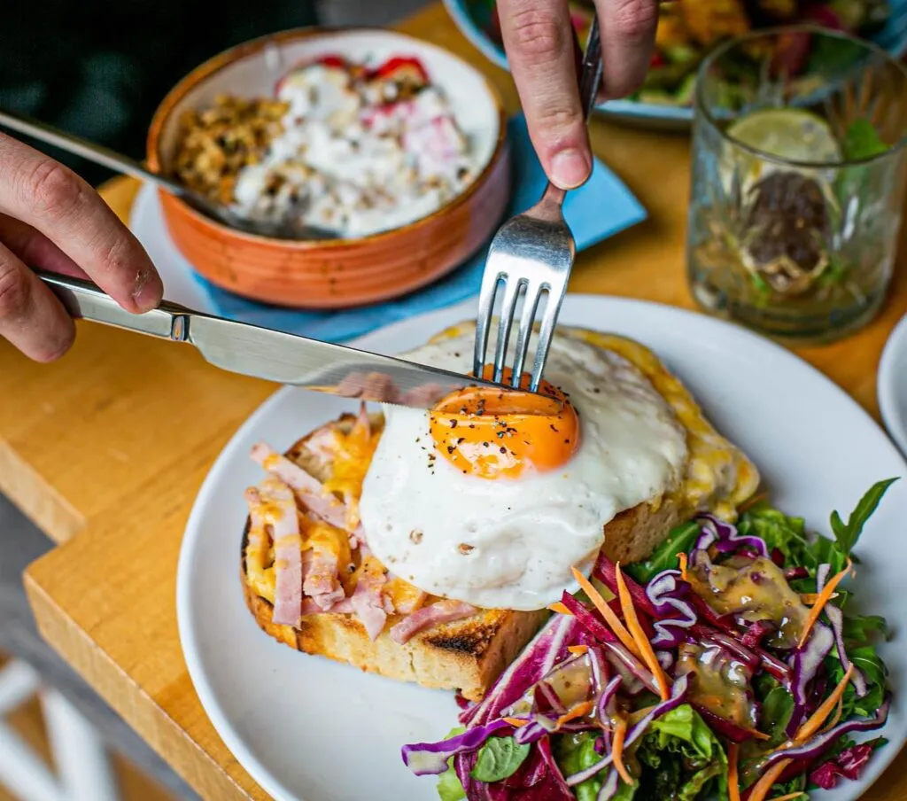 Zdjęcie Gdynia gdzie zjeść: najlepsze miejsca na smaczne posiłki w mieście
