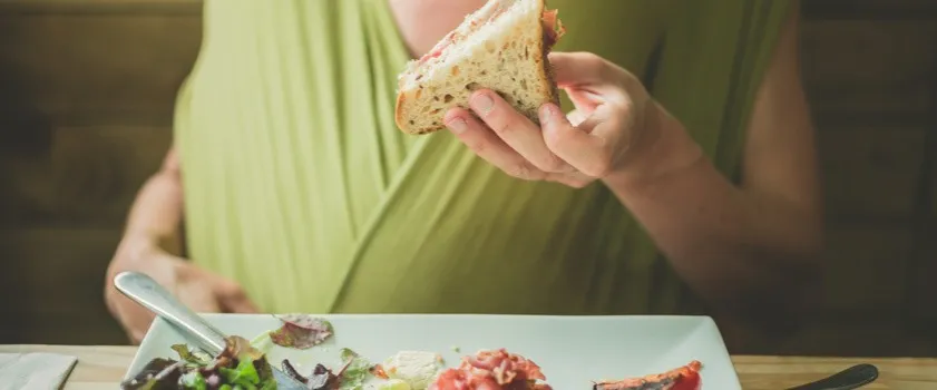 Zdjęcie Co może jeść mama po porodzie: Pełna dieta dla zdrowia i energii