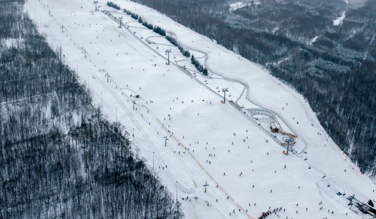 Zdjęcie Góra kamieńsk kiedy otwarcie - poznaj daty sezonu letniego i zimowego