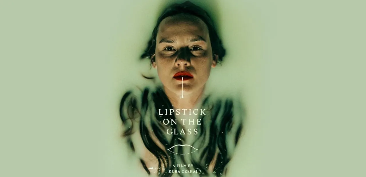 Zdjęcie Lipstick on the Glass: Kontrowersyjny thriller o wolności i tożsamości