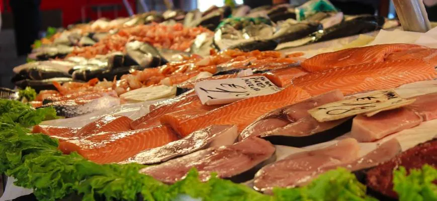 Zdjęcie Jakie ryby wędzone nad Bałtykiem warto spróbować i gdzie je kupić