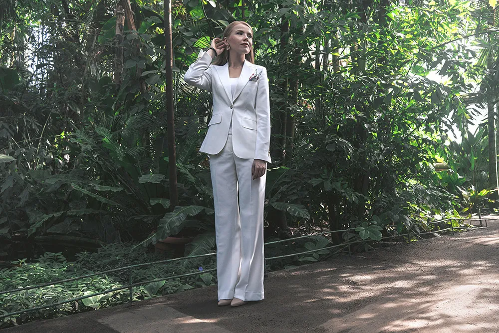 Zdjęcie Biały garnitur stylizacje – jak wyglądać elegancko na każdą okazję