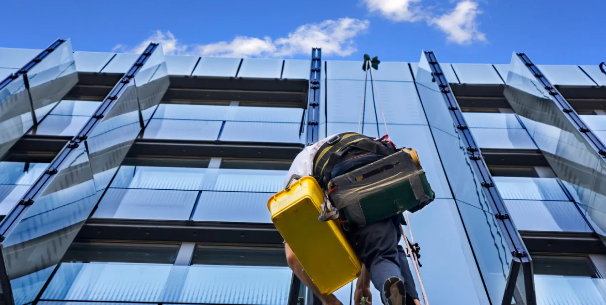 Zdjęcie Najlepszy płyn do mycia elewacji – uniknij kosztownych błędów