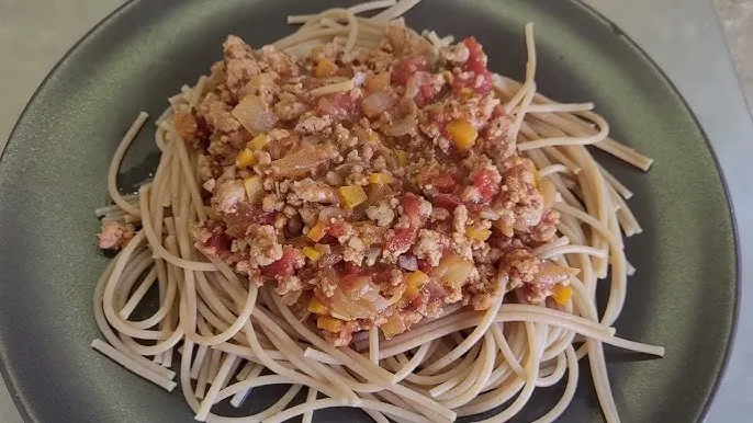 Zdjęcie Jak zrobić spaghetti z mięsem mielonym i sosem w prosty sposób